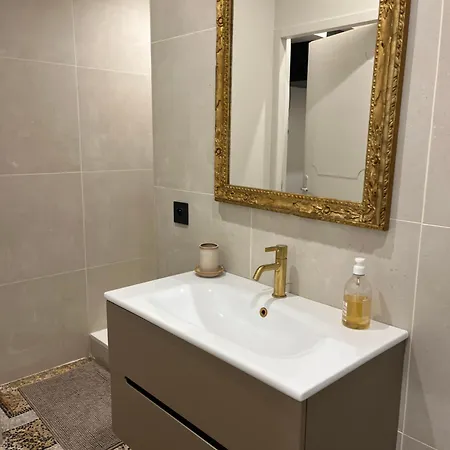 Chic Et De Caractère ! Appartamento